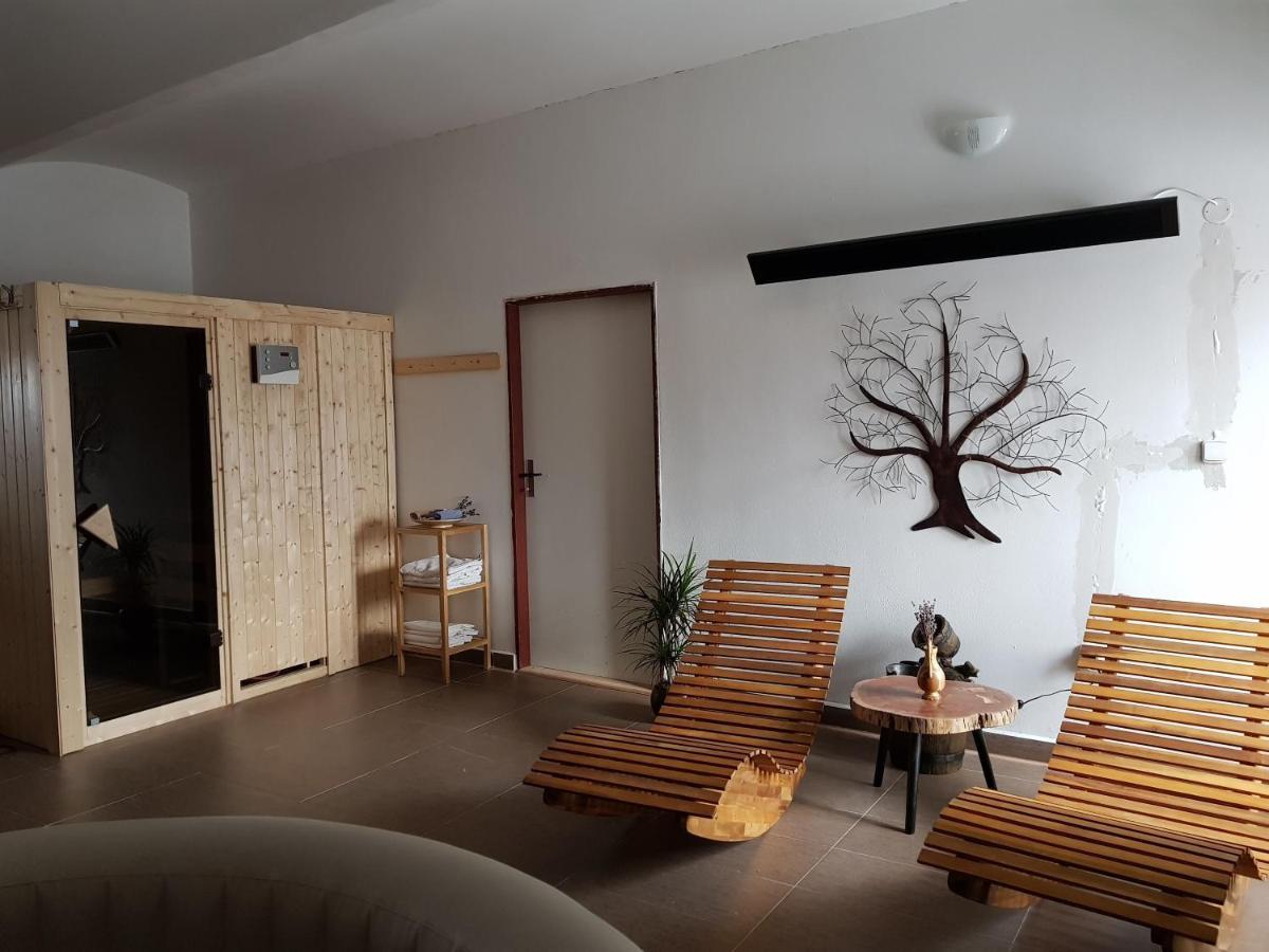 Penzion Tvrz Dub U Tabora Ratiborske Hory Exterior photo