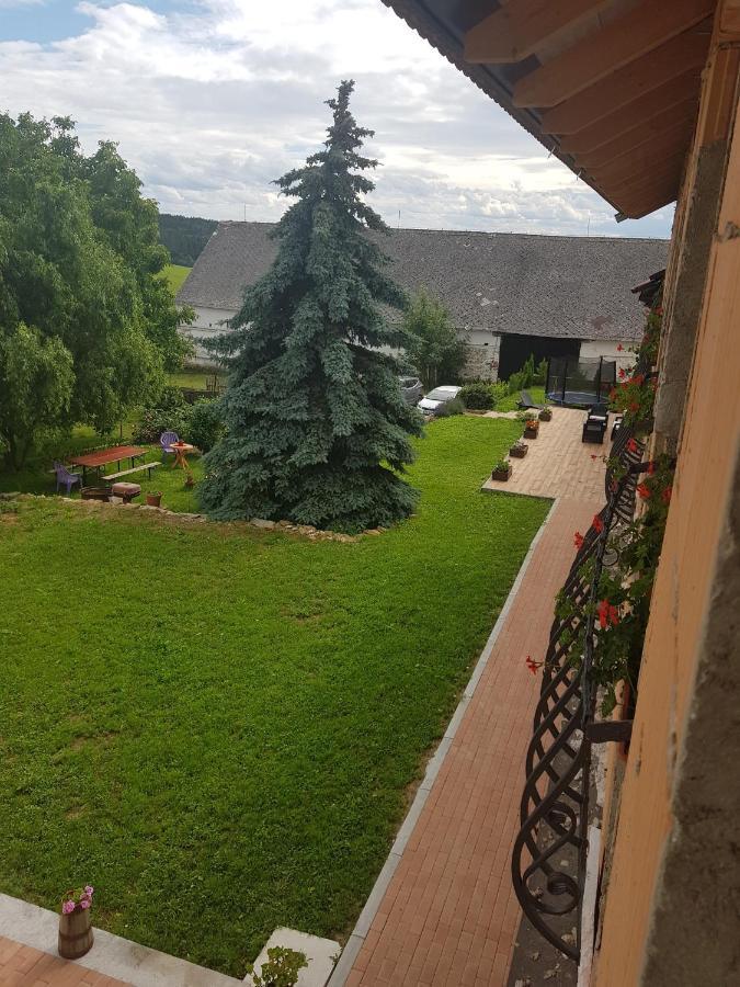 Penzion Tvrz Dub U Tabora Ratiborske Hory Exterior photo