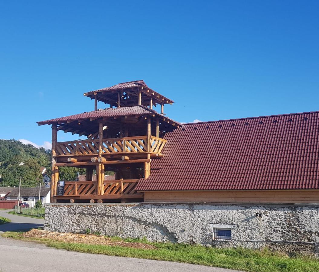 Penzion Tvrz Dub U Tabora Ratiborske Hory Exterior photo